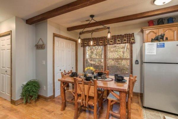 Treehouse Between Gatlinburg And Pigeon Forge. Pet Friendly! Bagian luar foto