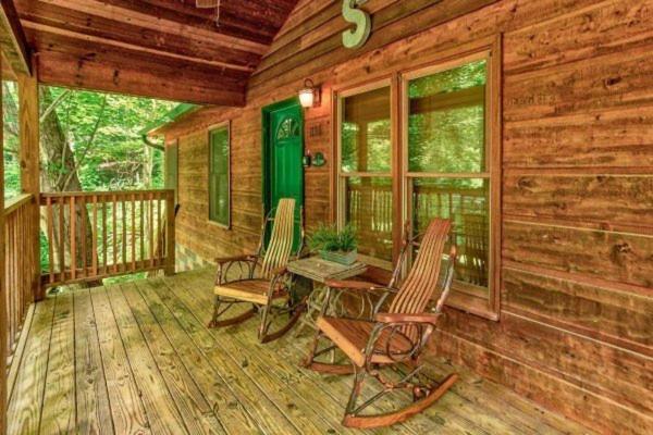 Treehouse Between Gatlinburg And Pigeon Forge. Pet Friendly! Bagian luar foto